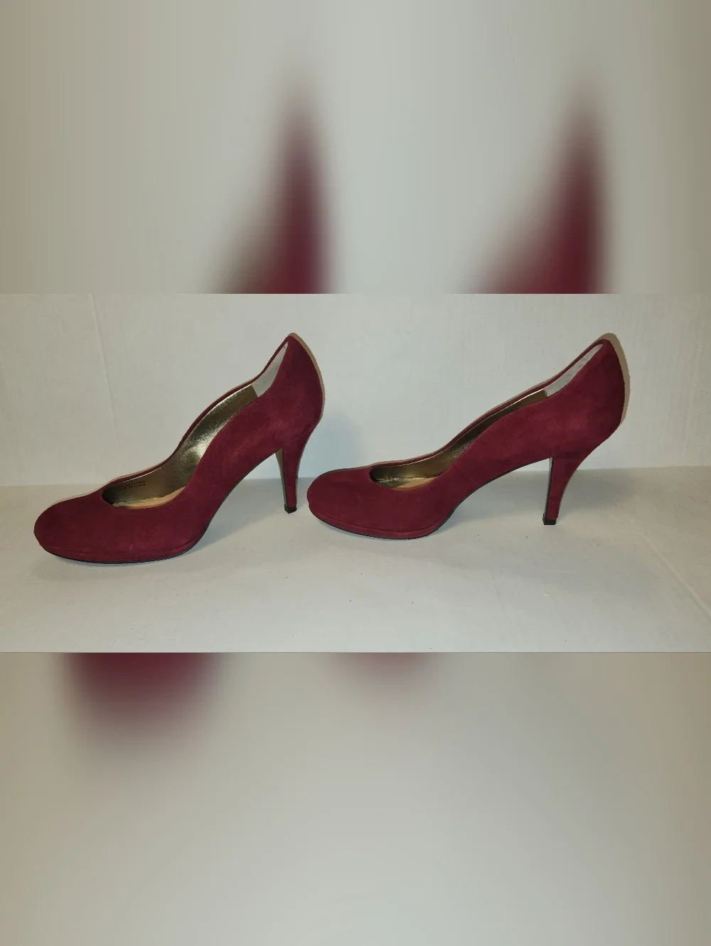 Tahari Colette Wine Burgundy Oxblood Red Suede Pumps High Heels 8 EUC